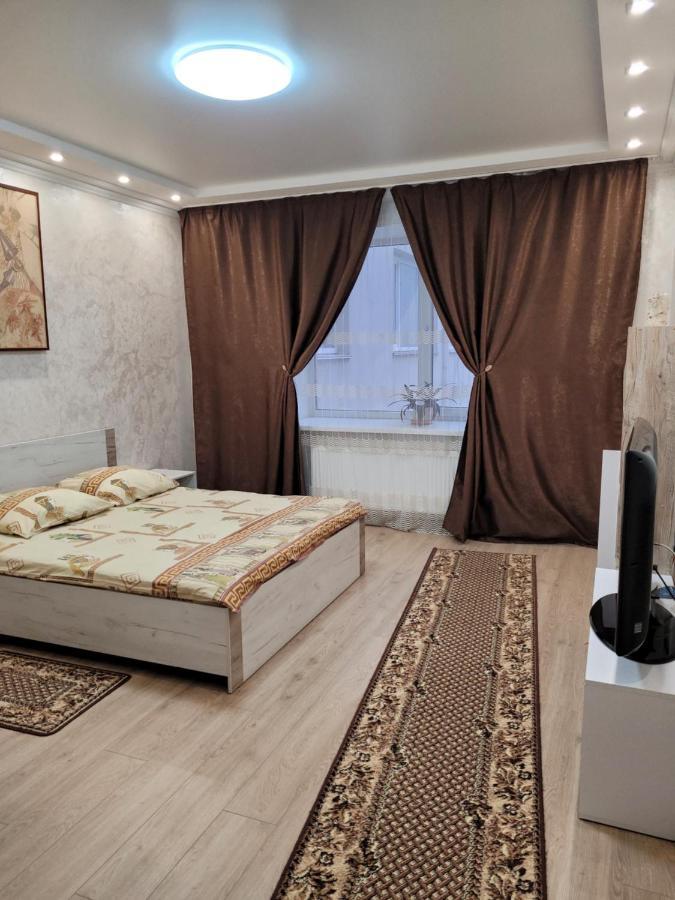 Апартаменты По Панаса Мирного. Khmel'nyts'kyy Luaran gambar